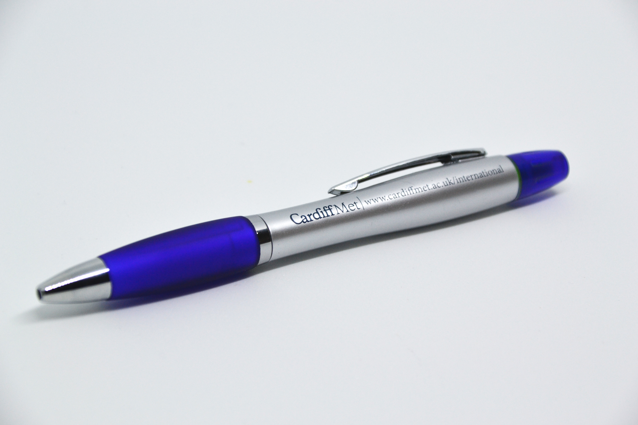 Curvy Highlighter Pen
