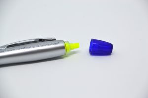 Curvy Highlighter Pen
